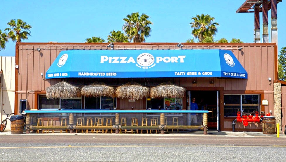 outside picture of pizza port solana beach